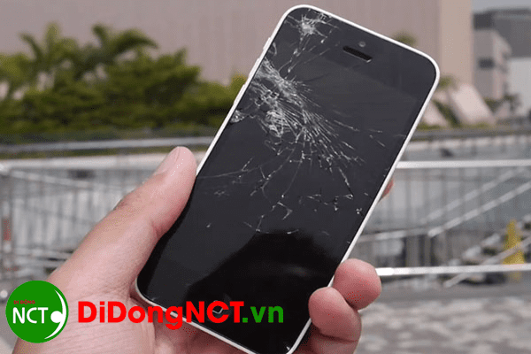 quan-tan-binh-co-diem-thay-man-hinh-iphone-hay-khong