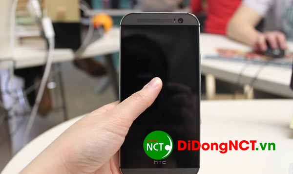 khac phuc dien thoai htc u12 plus khong len nguon 4