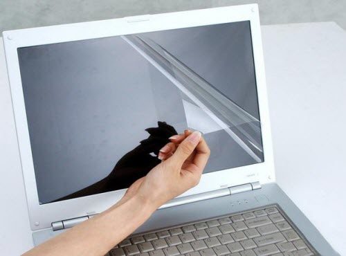 cach khac phuc man hinh laptop bi trang don gian 1