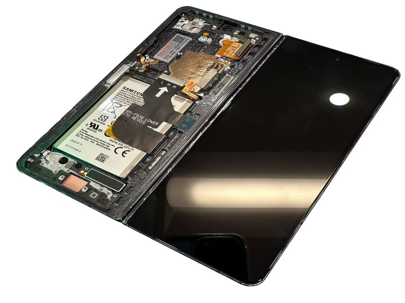 ép cổ cáp màn hình điện thoại samsung z fold 4 ở hà nội uy tín