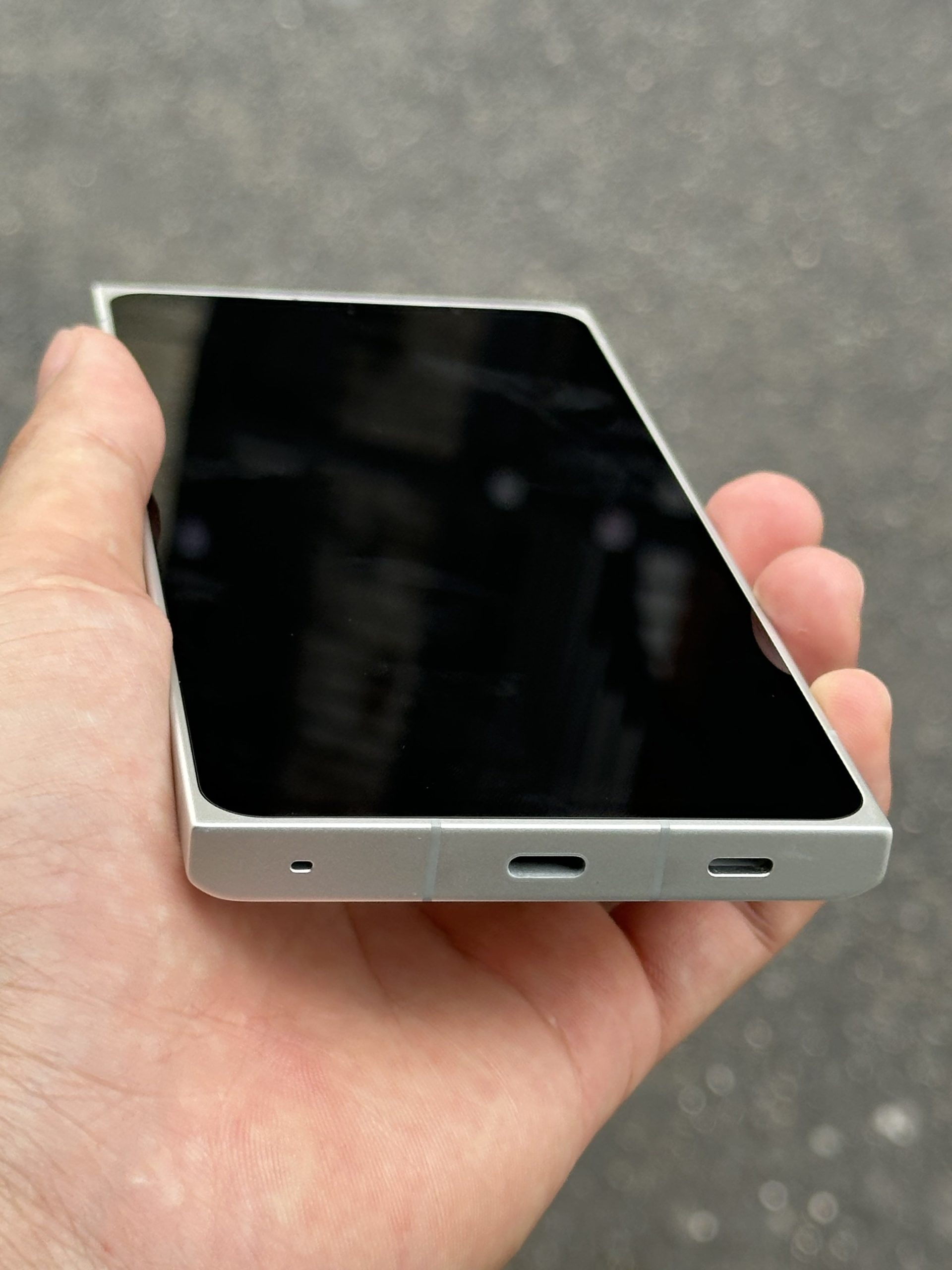 Màn hình OLED điện thoại Leica Leitz Phone 2 cũ hiển thị sắc nét