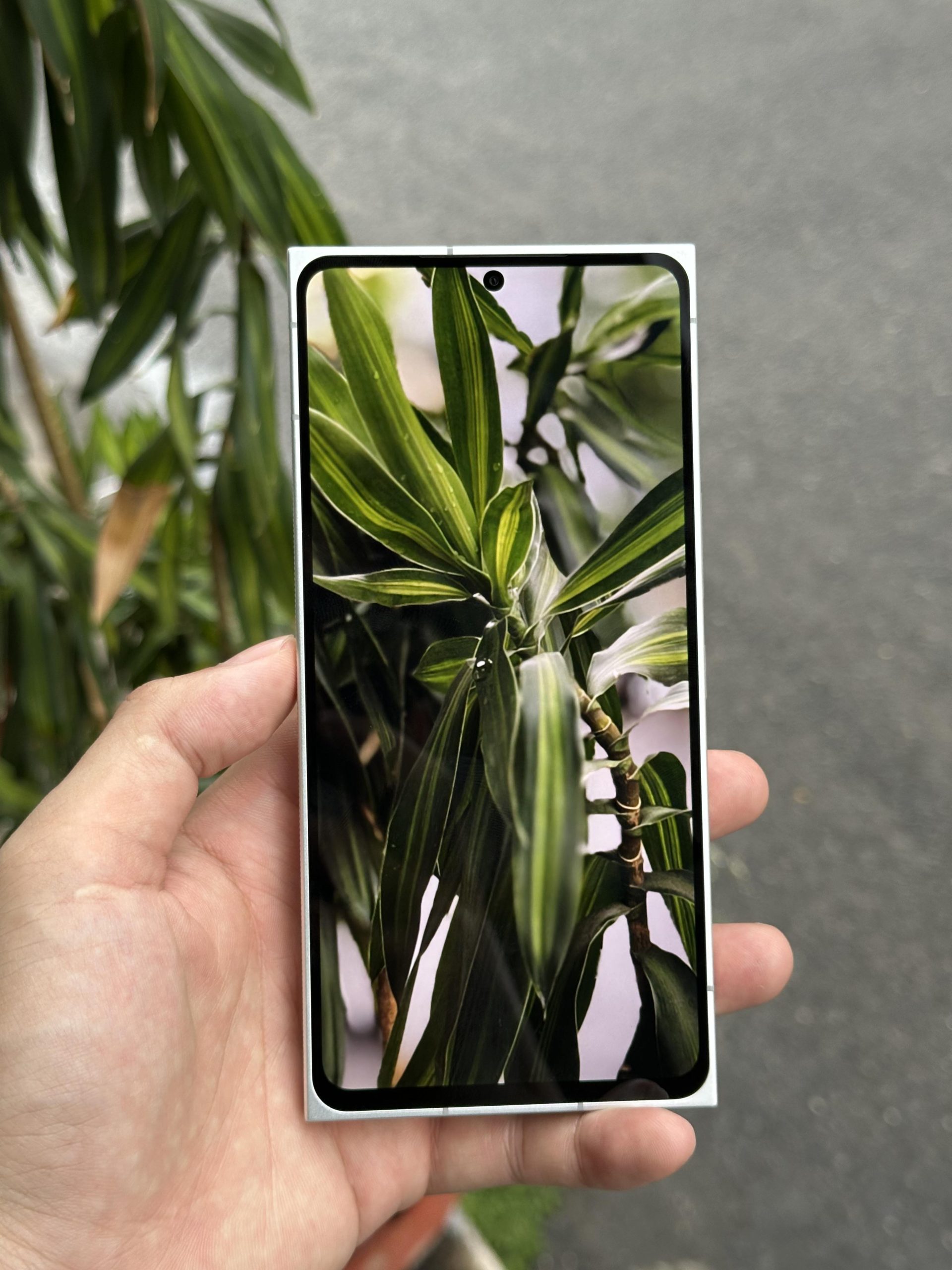 dien thoai leica leitz phone 2 cu gia re 1 scaled